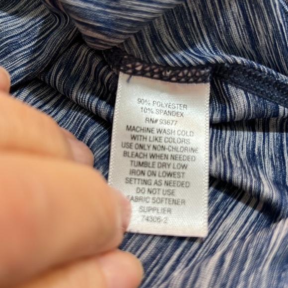 XERSION 3X SEMI FIT NAVY DISTRESSED LOOK V NECK  DECORATIVE  TEE - Picture 3 of 11